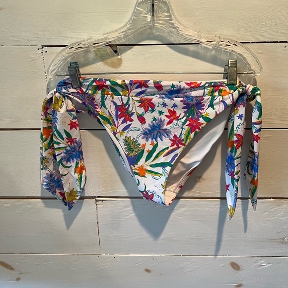 Amiani women’s Floral Print Women's bikini top and bottom, size XXL, EUC - Picture 6 of 12